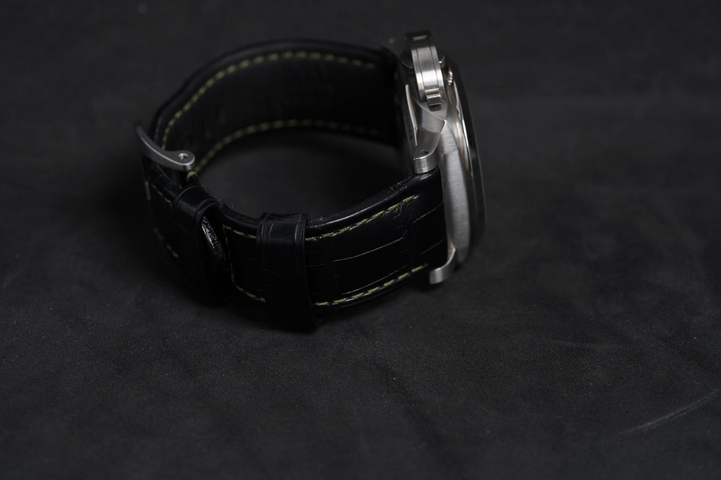 Panerai Luminor GMT 44 Mahendra Singh Dhoni Edition (PAM01056)