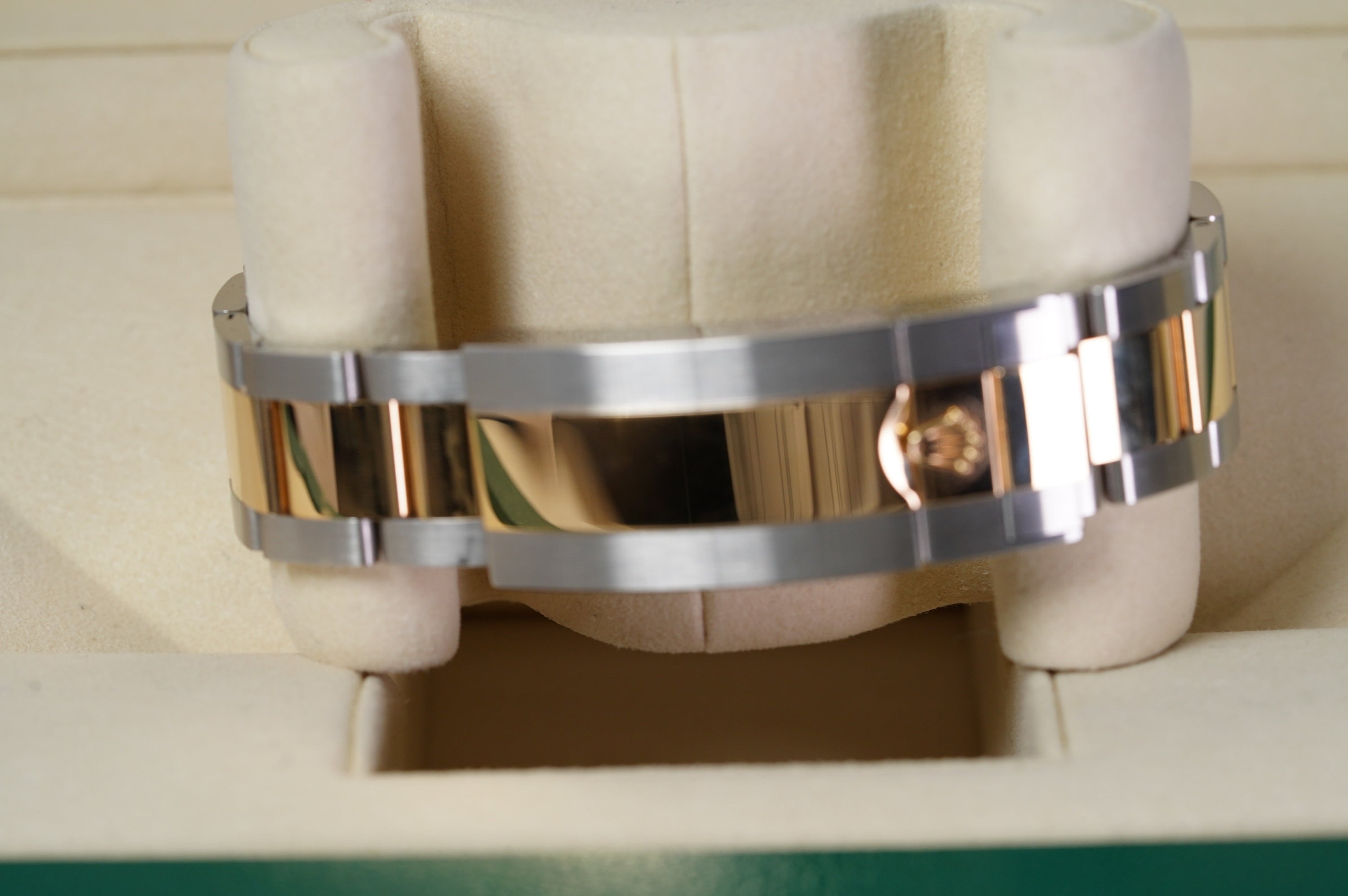 Rolex Sea-Dweller (126603-0001)