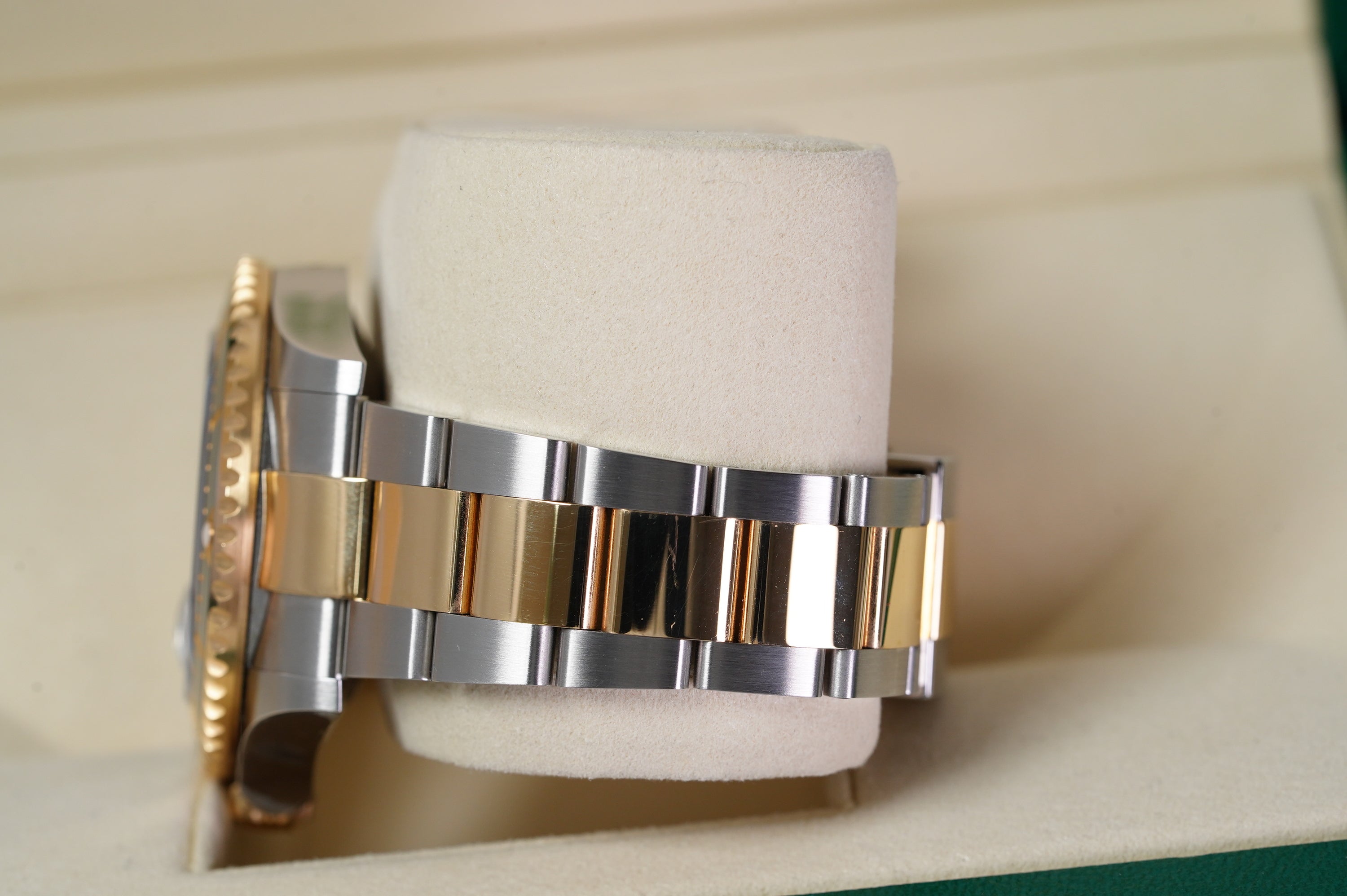 Rolex Sea-Dweller (126603-0001)