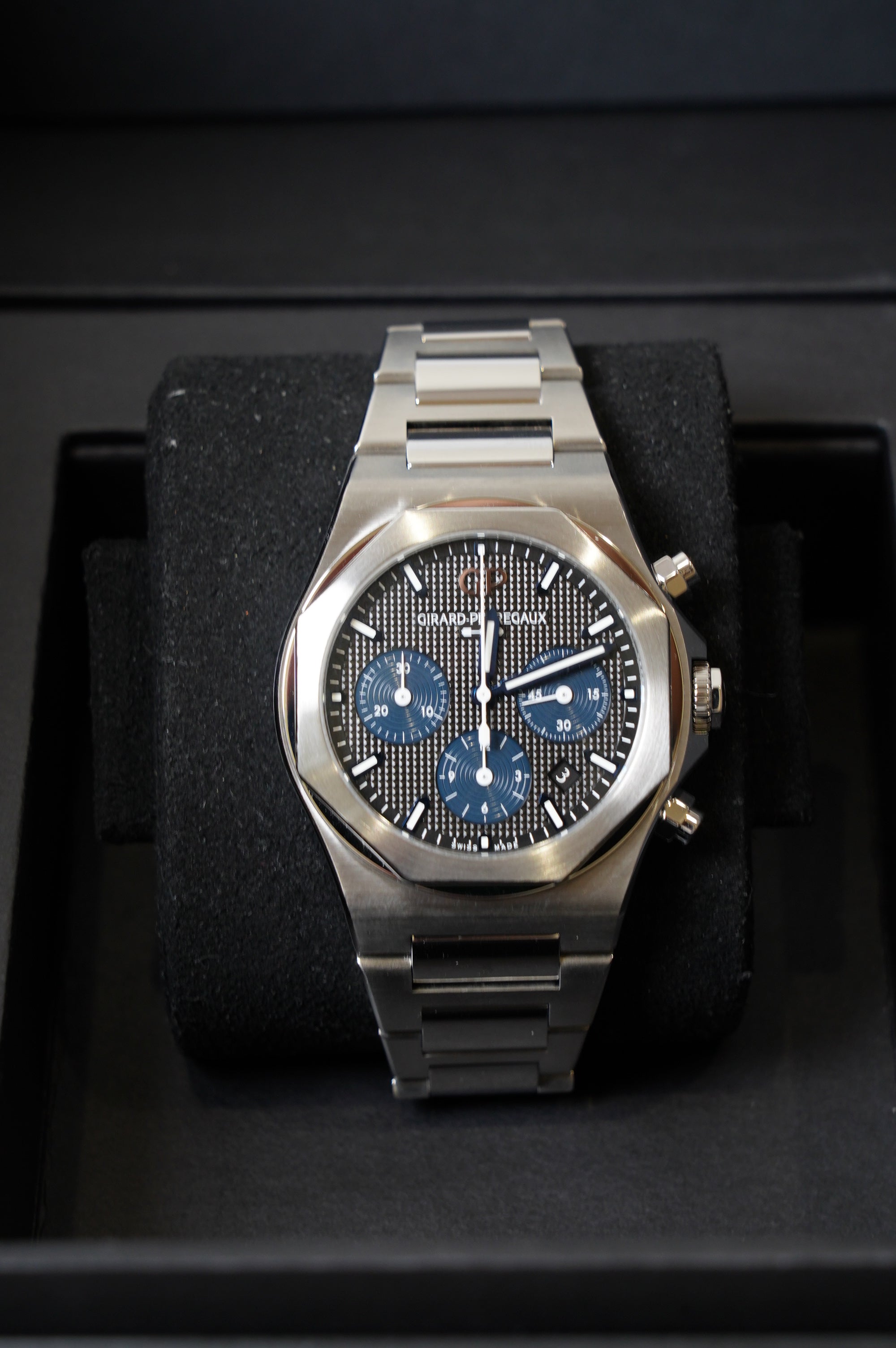 Girard-Perregaux Laureato Chronograph 42 mm (81020-11-631-11A)