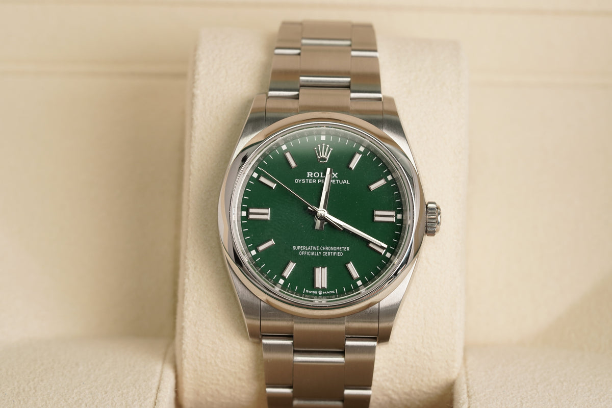 Rolex Oyster Perpetual (126000-0005)