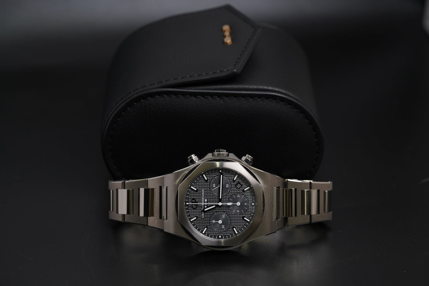 Girard-Perregaux Laureato Chronograph Ti49 (81020-21-3263-1CM)