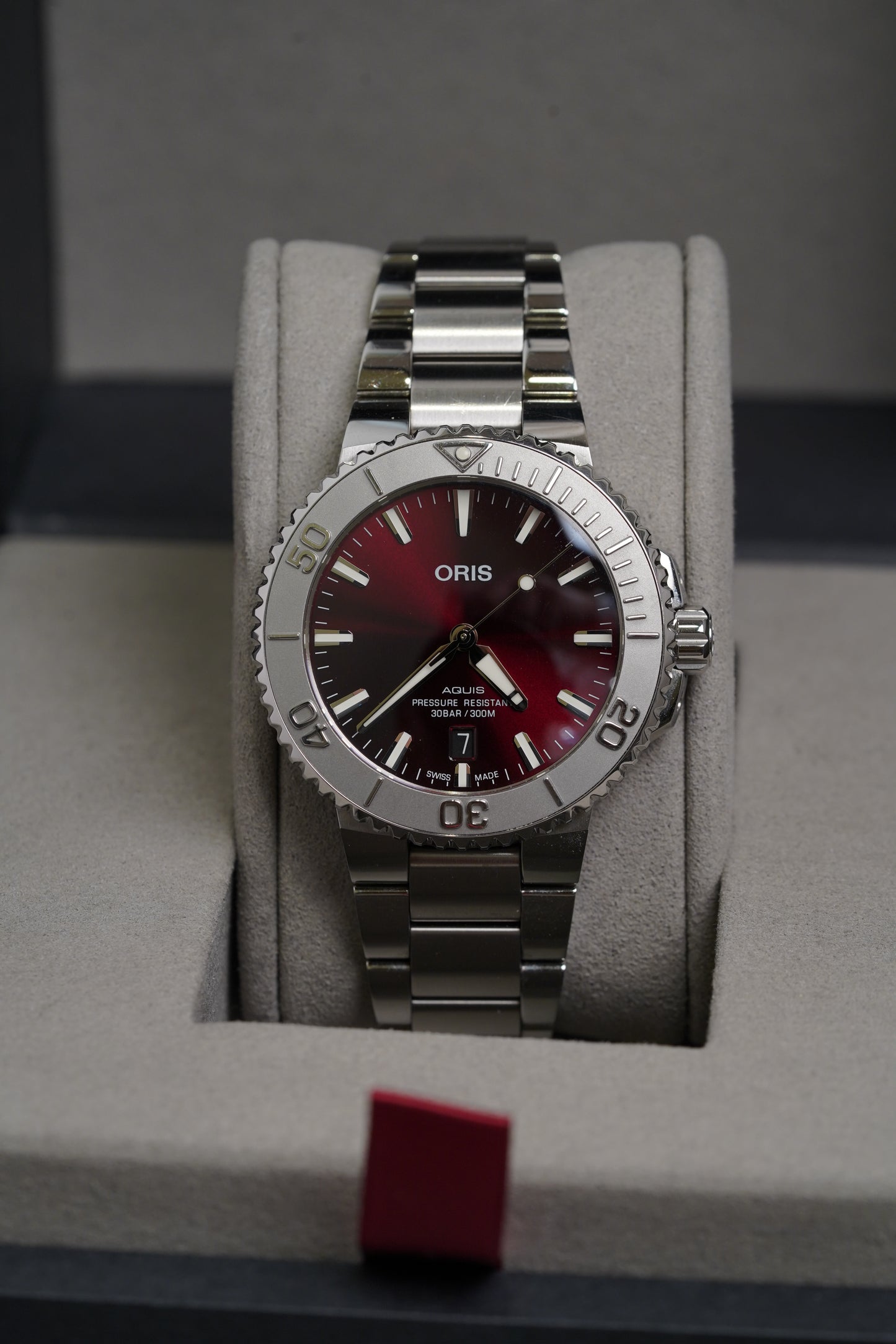 Oris Aquis Date Relief Cherry Red