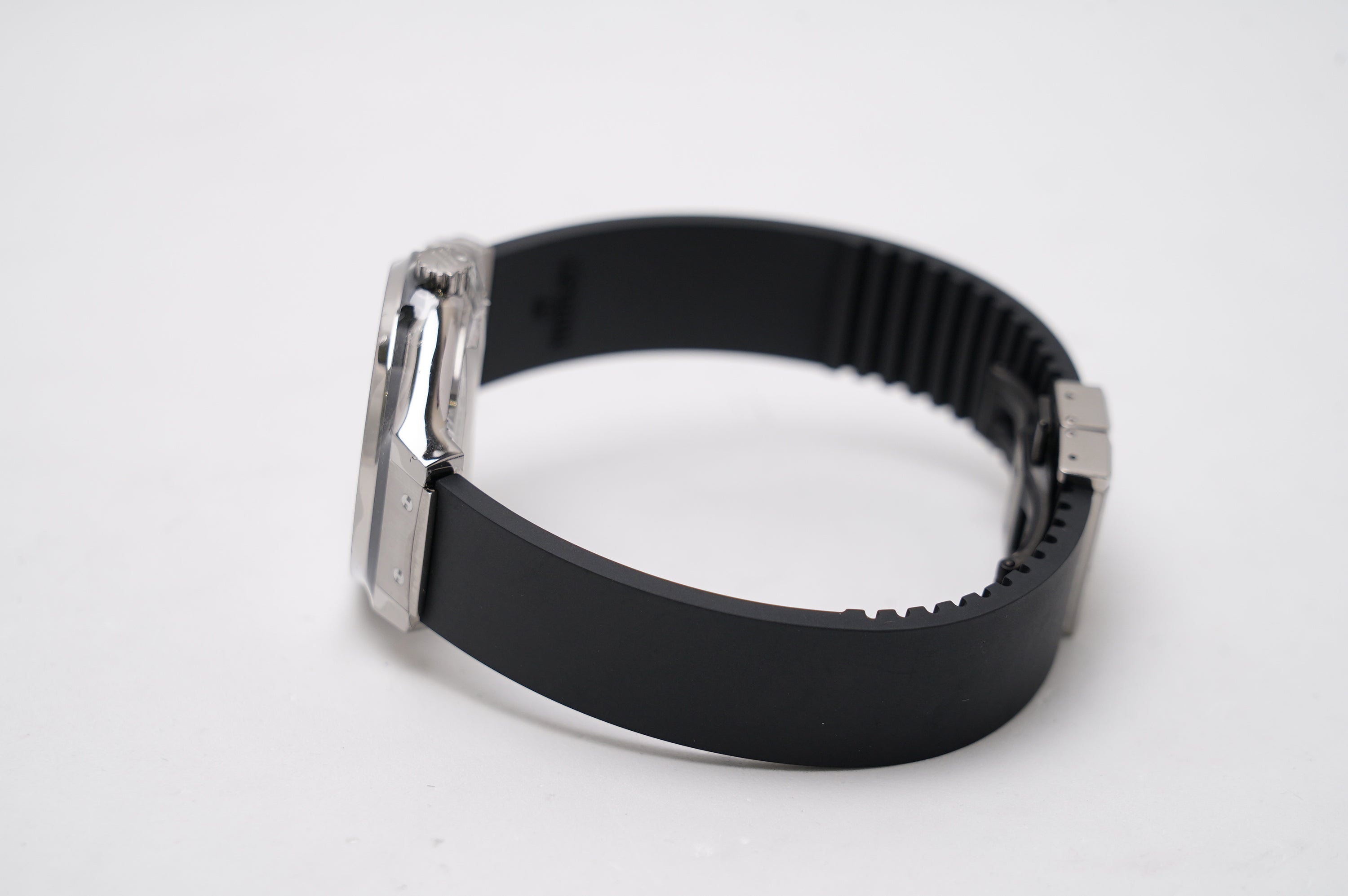 Hublot Classic Fusion Titanium (565.NX.1270.RX.MDM)