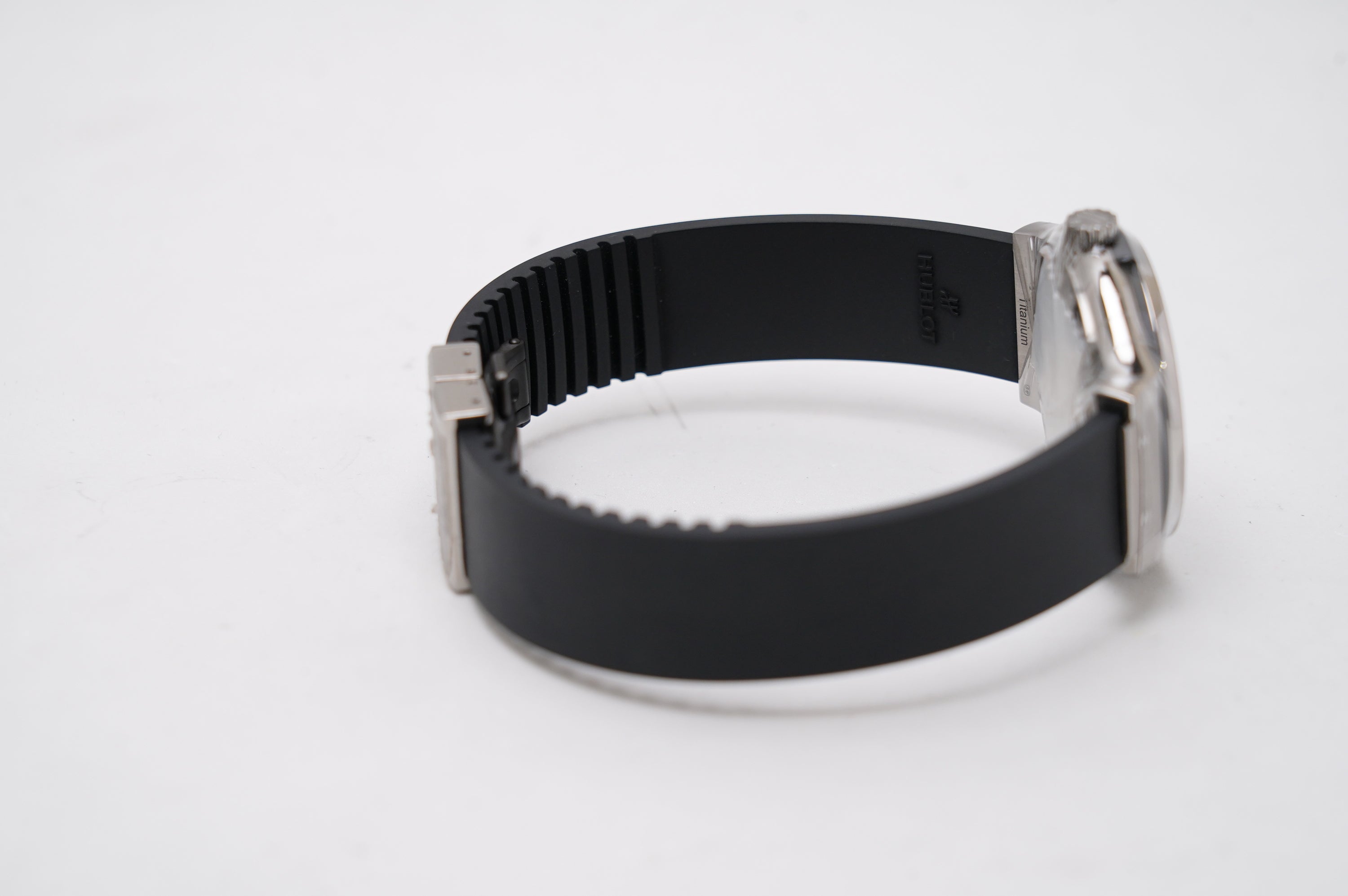 Hublot Classic Fusion Titanium (565.NX.1270.RX.MDM)