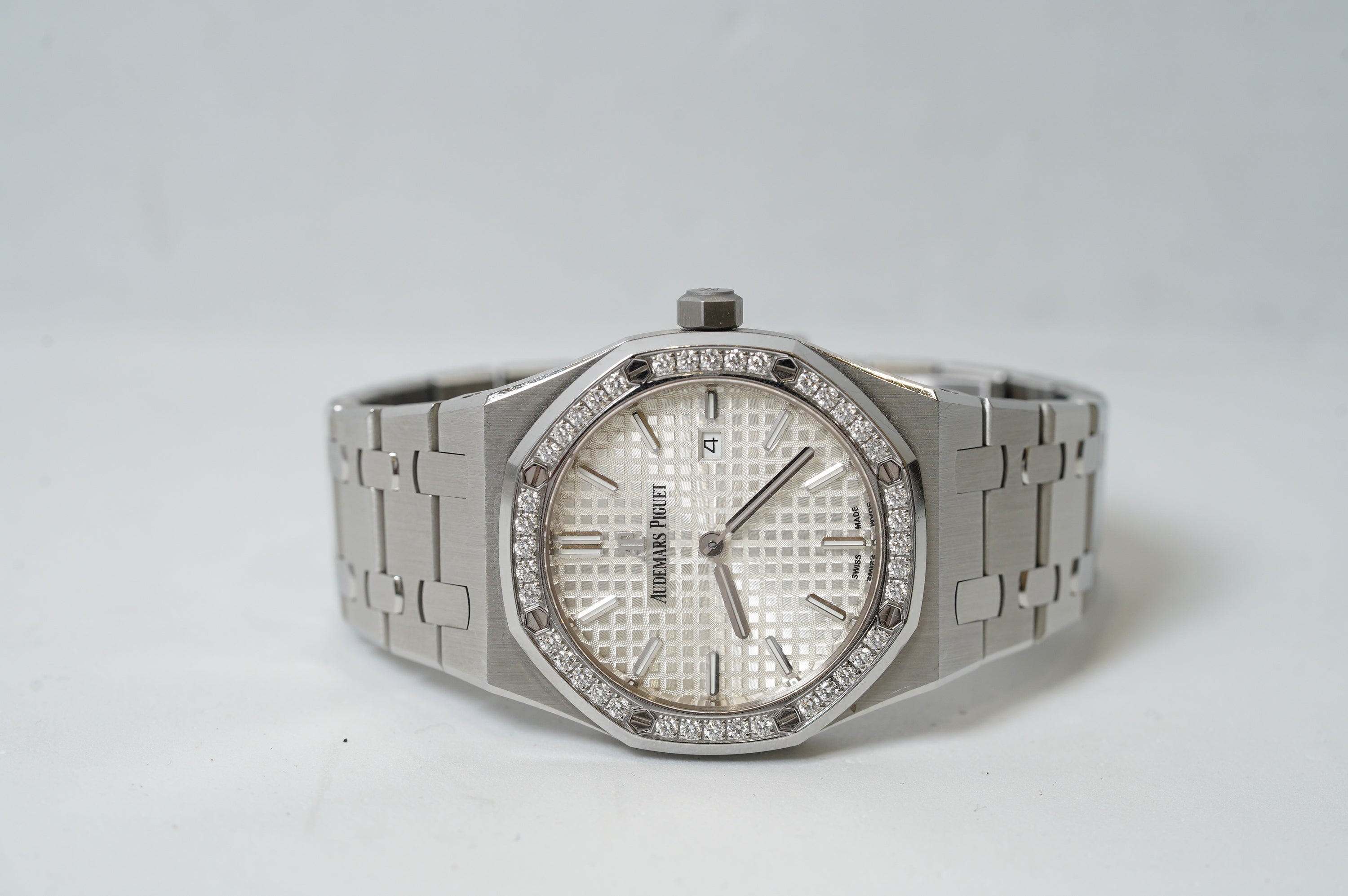 Audemars Piguet Royal Oak Quartz (67651ST.ZZ.1261ST.01)
