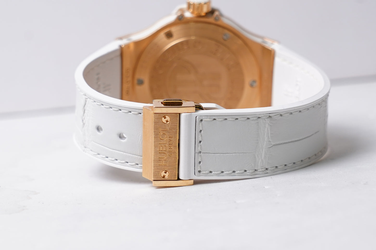 Hublot Big Bang 38mm White Diamonds (361.PE.2010.RW.1104)
