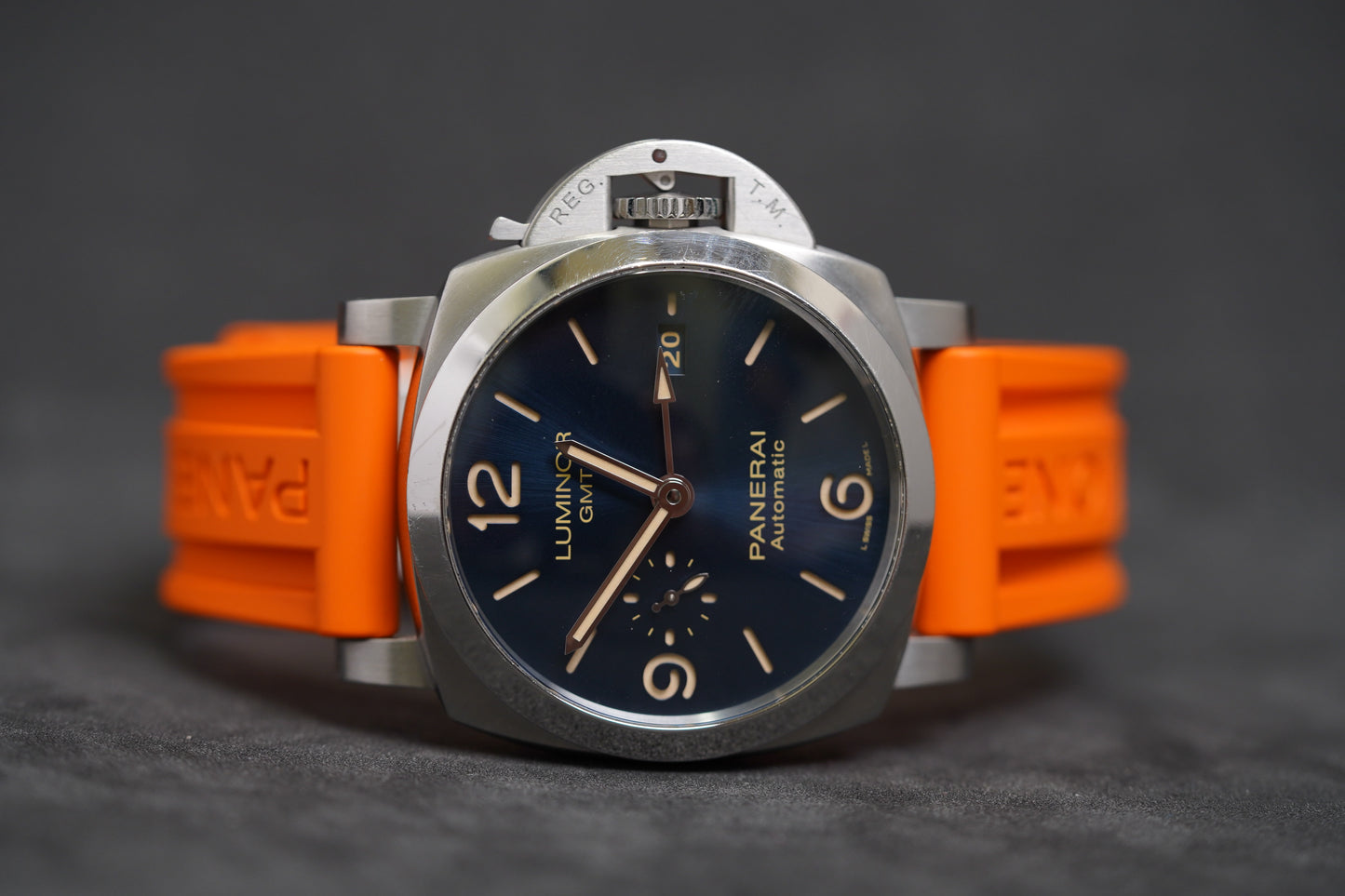 Panerai Luminor GMT 44 (PAM01033)
