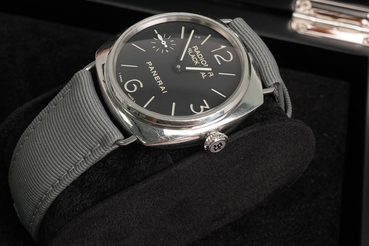 Panerai Radiomir Black Seal Manual (PAM00183)