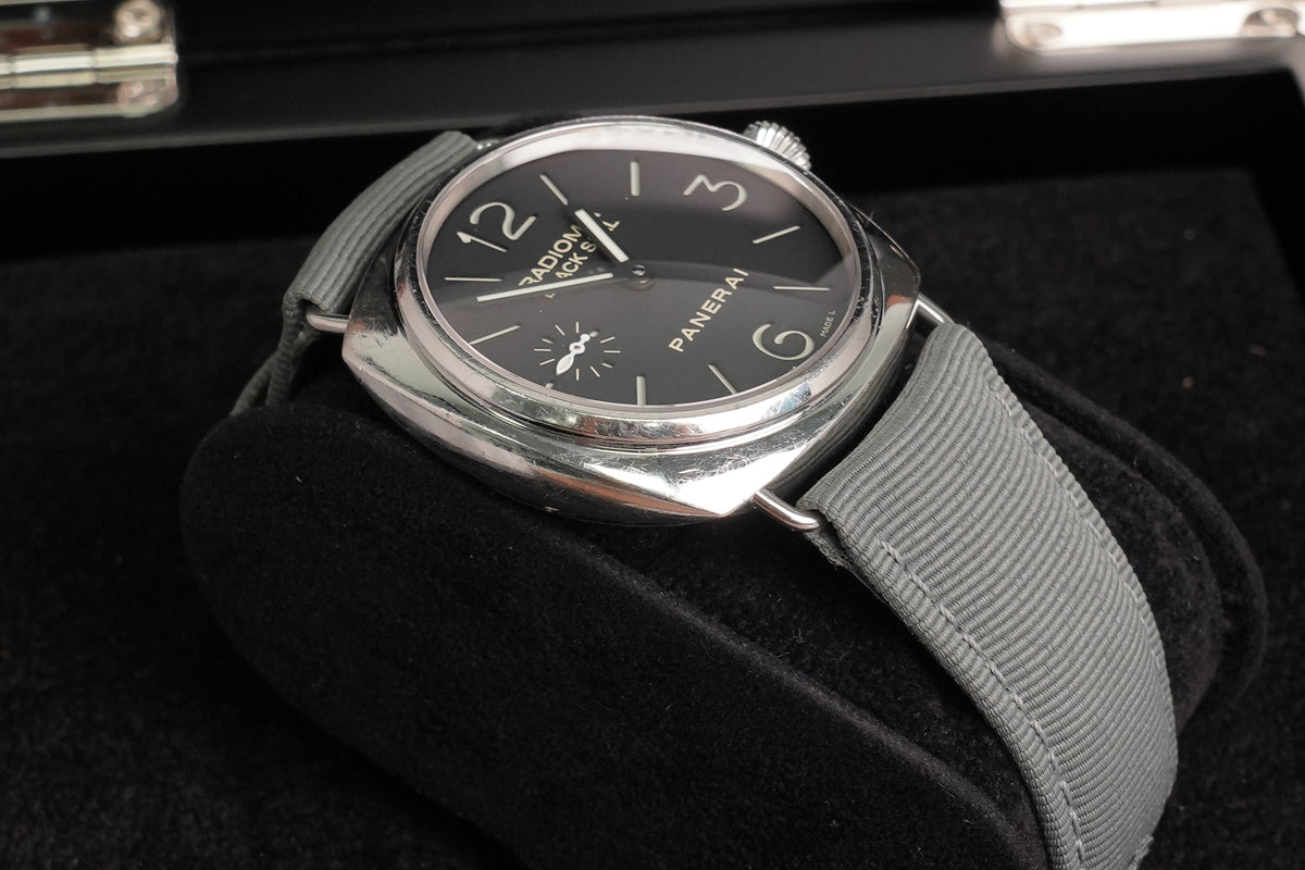 Panerai Radiomir Black Seal Manual (PAM00183)