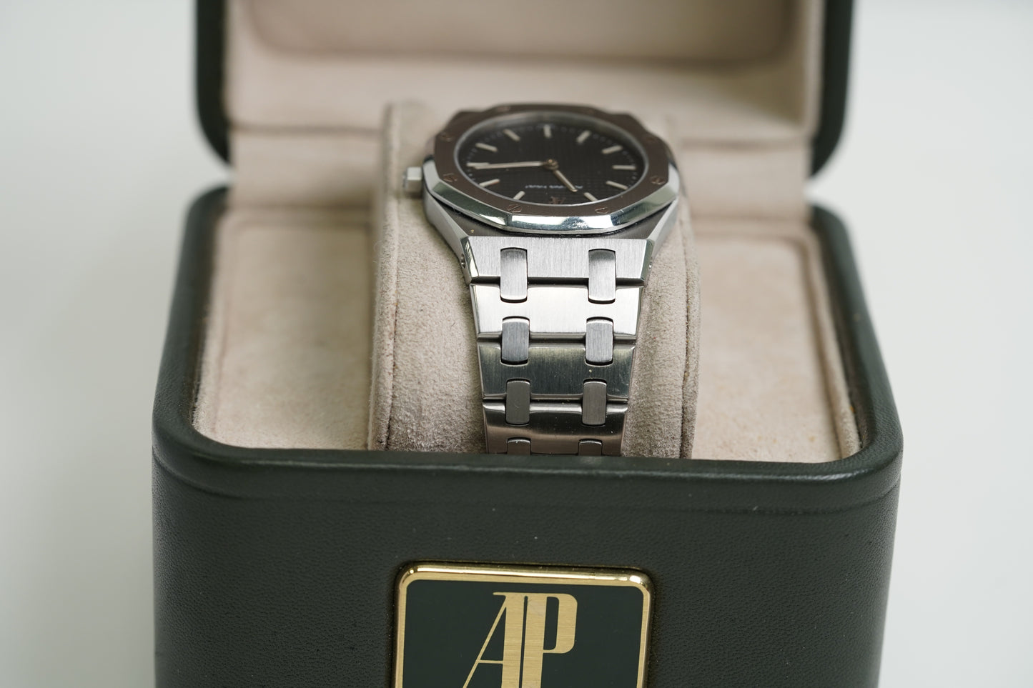 Audemars Piguet Royal Oak (66007ST)