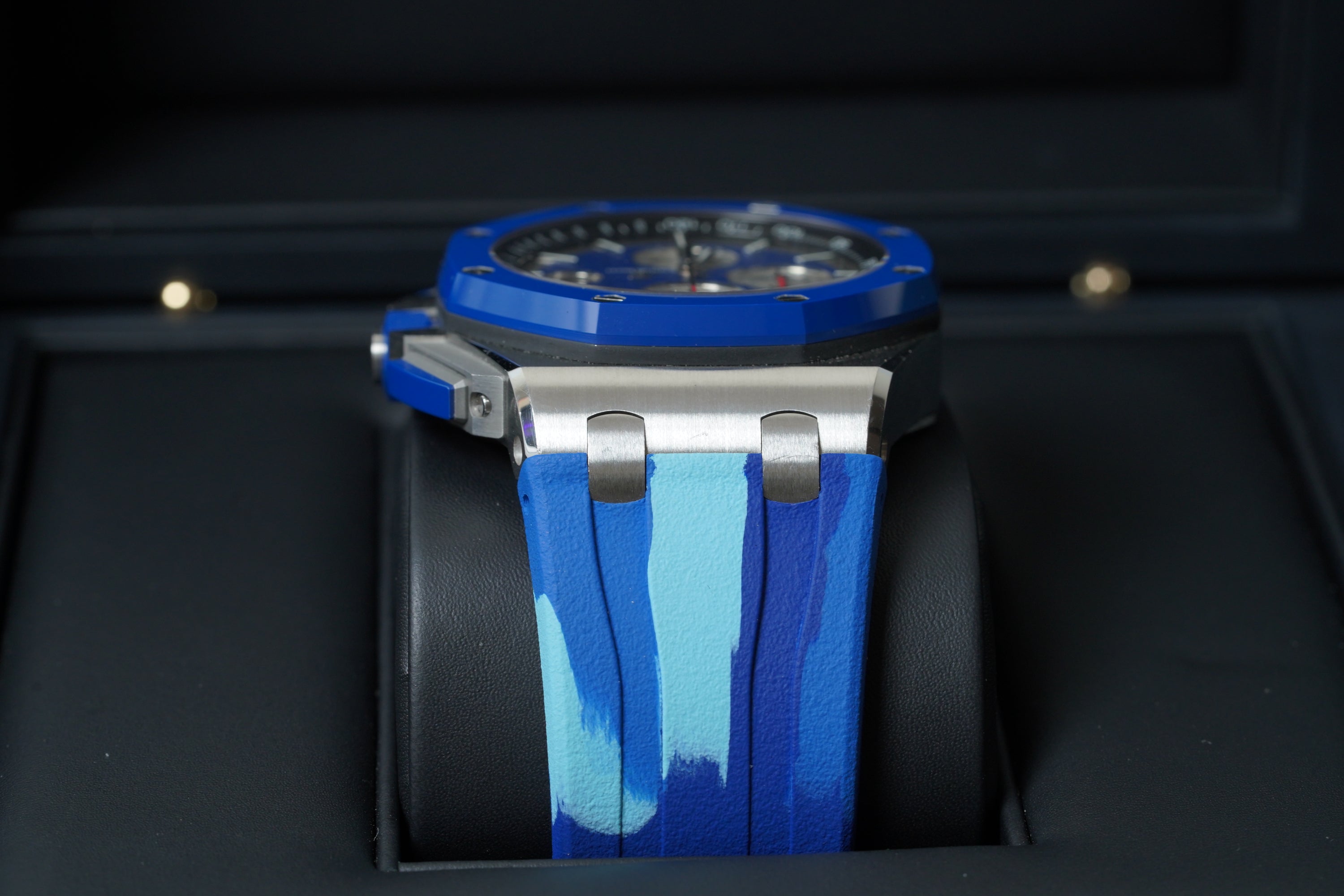 Audemars Piguet Royal Oak Offshore Chronograph "Camouflage Blue" (26400SO.OO.A335CA.01)