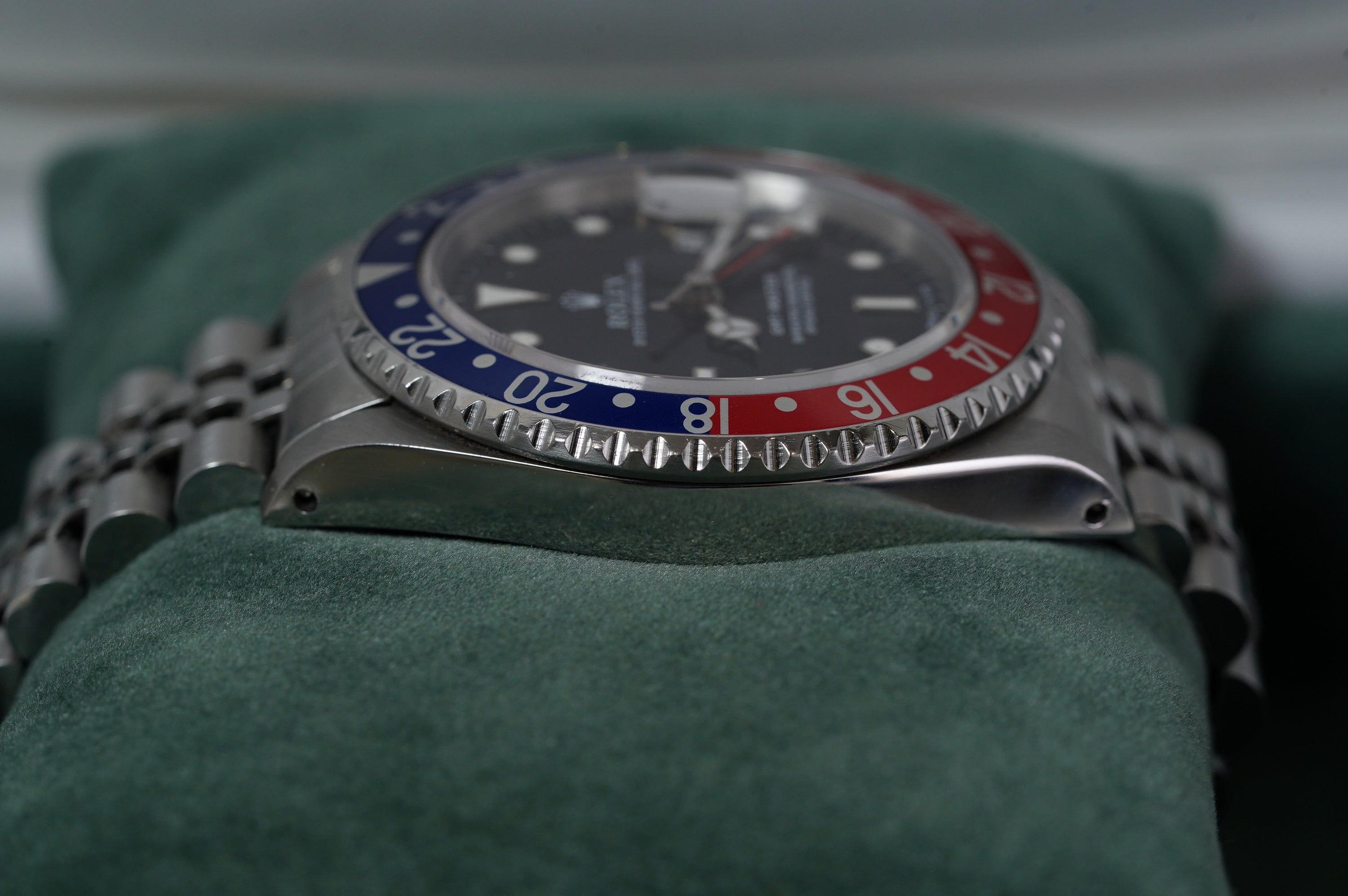 Rolex GMT-Master Pepsi (16700)