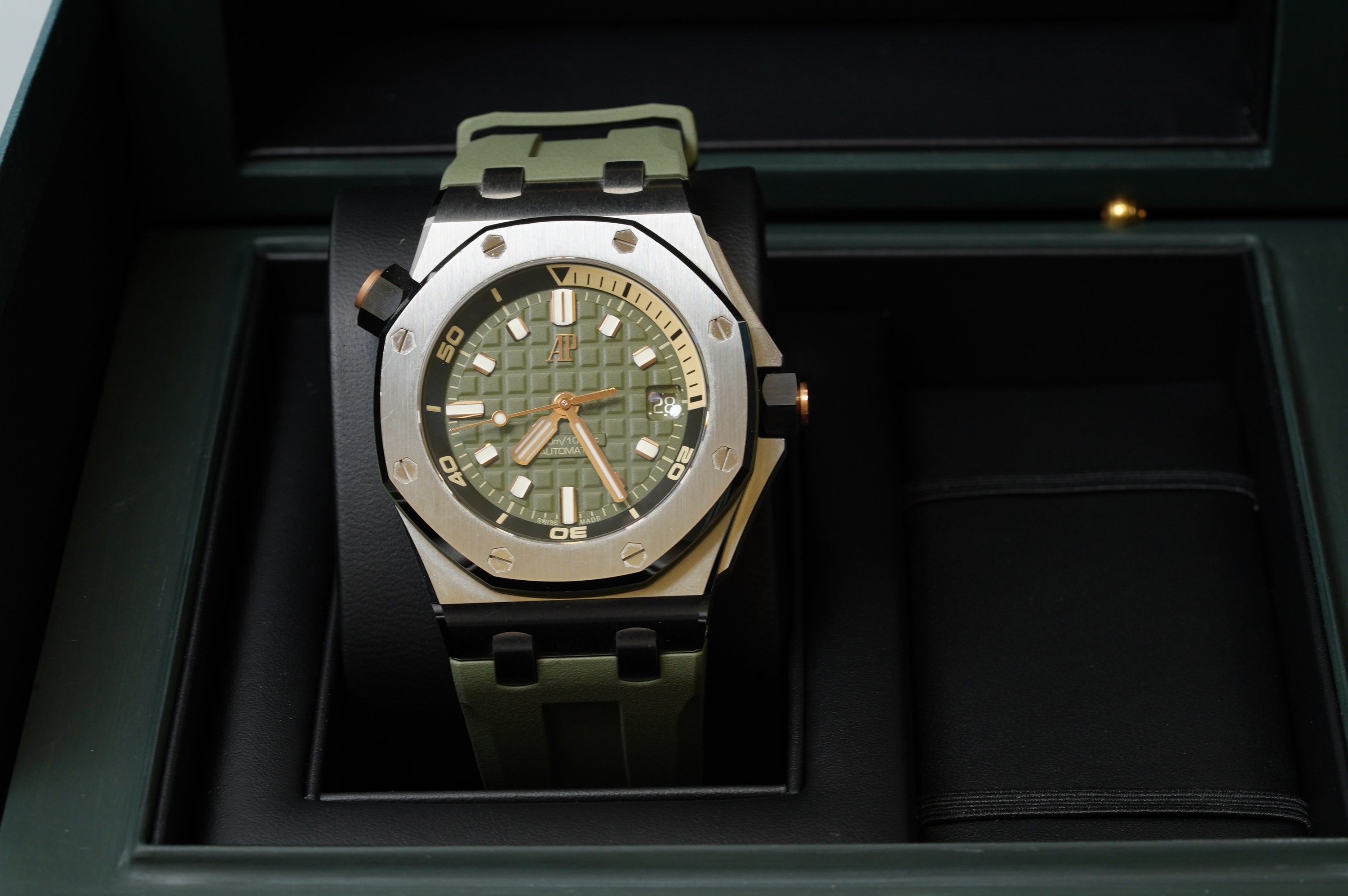 Audemars Piguet Royal Oak Offshore (15720ST.OO.A052CA.01)