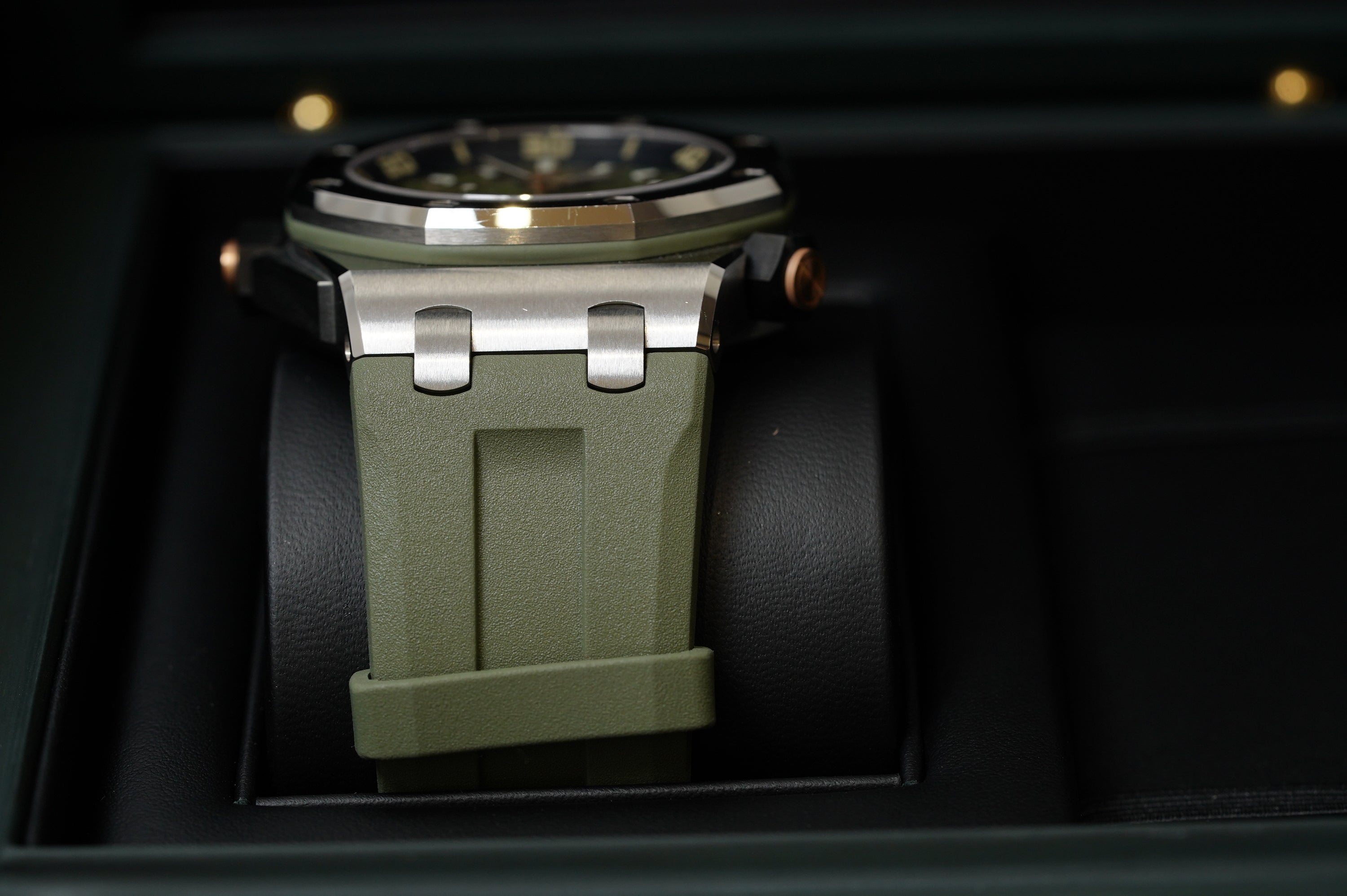 Audemars Piguet Royal Oak Offshore (15720ST.OO.A052CA.01)