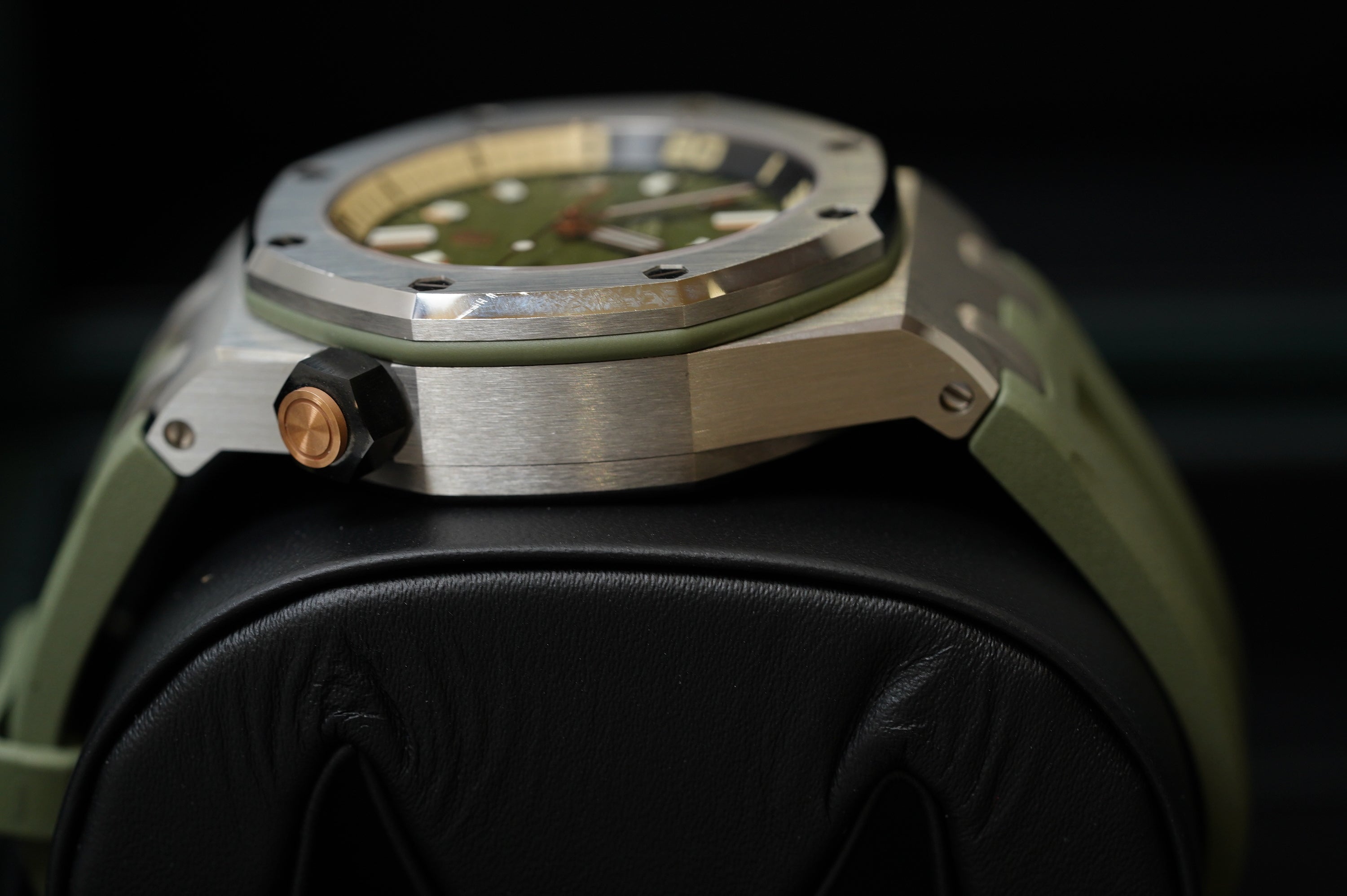Audemars Piguet Royal Oak Offshore (15720ST.OO.A052CA.01)
