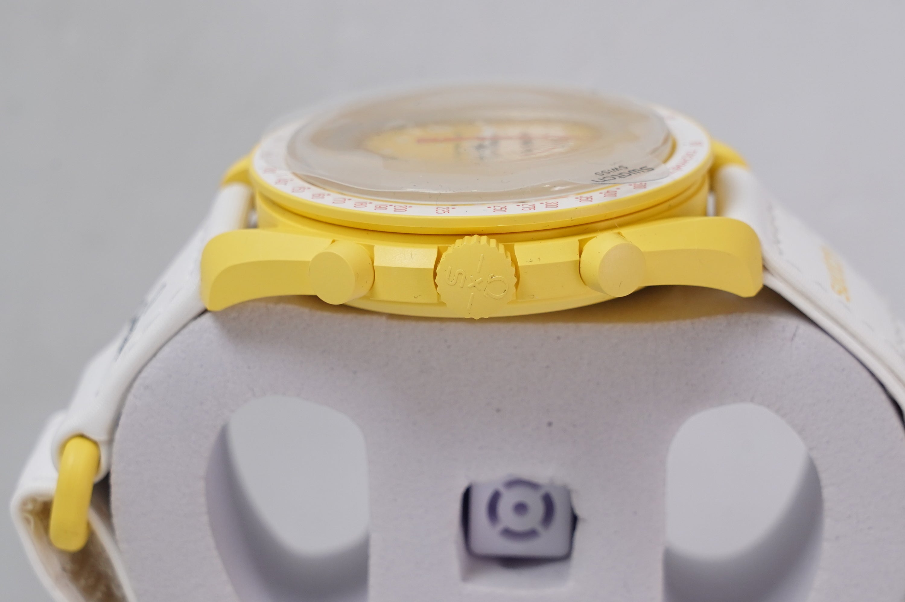 Omega X Swatch Mission To the Sun Quartz (SO33J100)