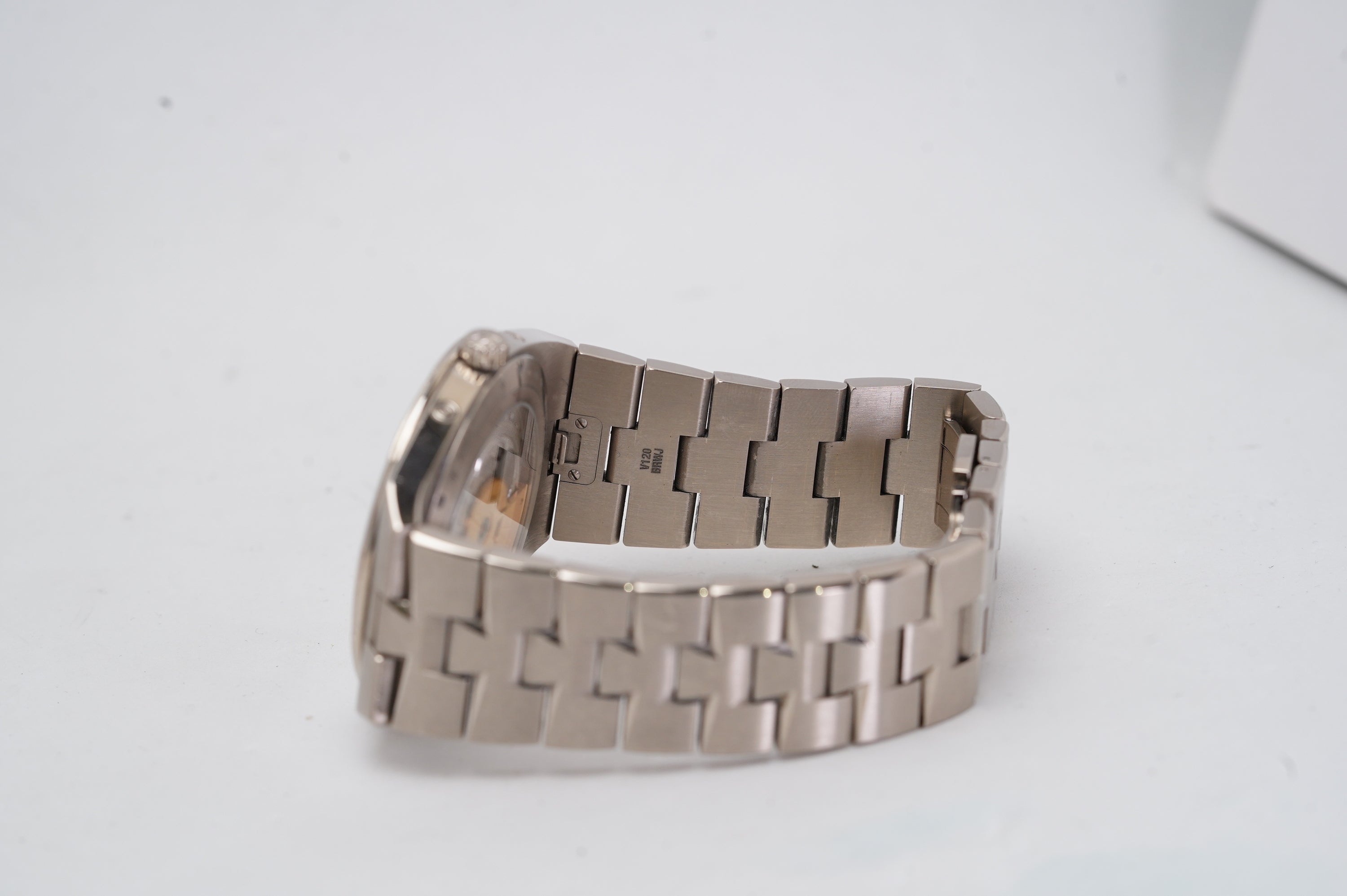 Vacheron Constantin Overseas Ultra-Thin Perpetual Calendar (4300V/120G-B102)