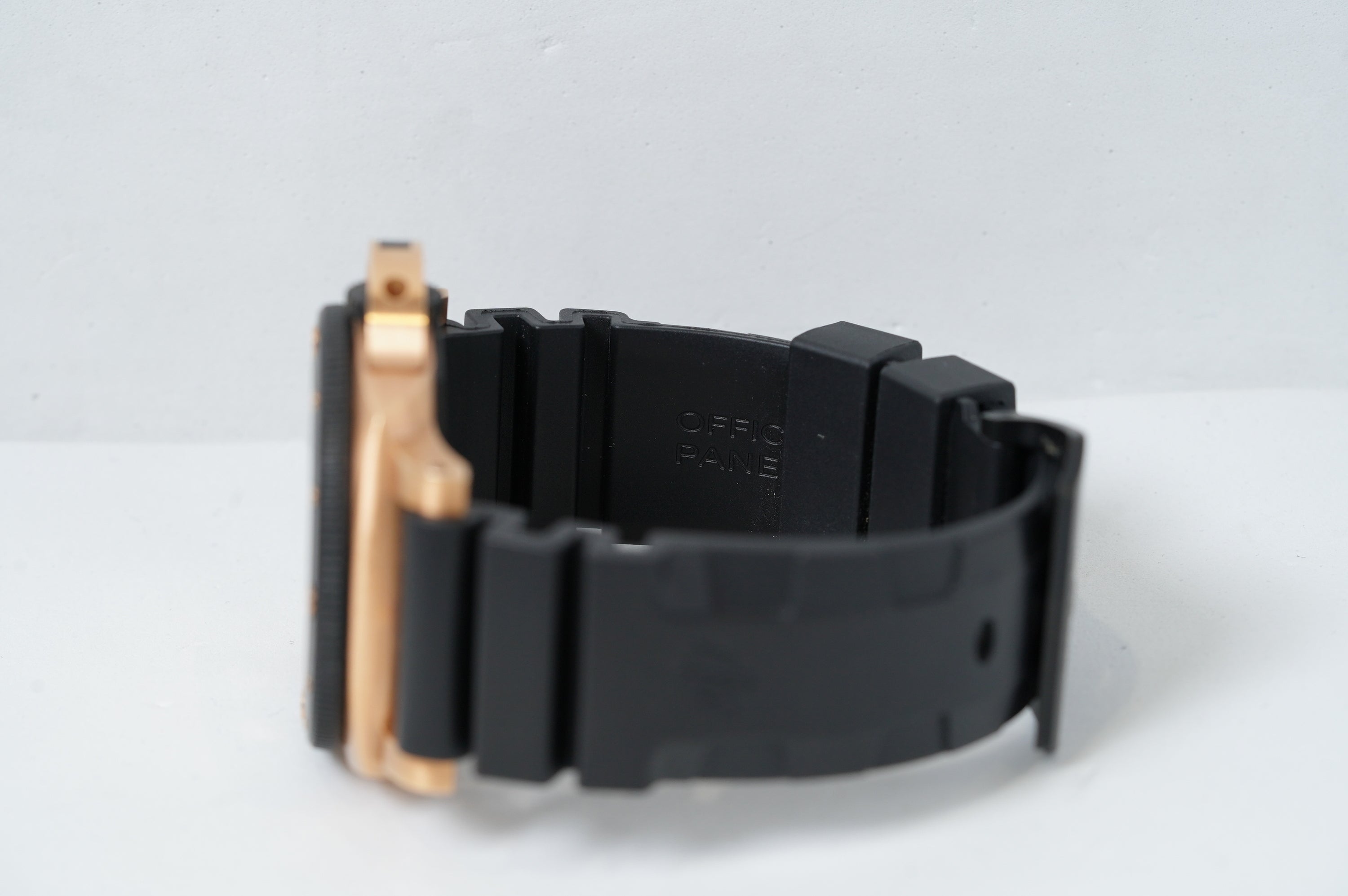 Panerai Submersible Goldtech (PAM02070)