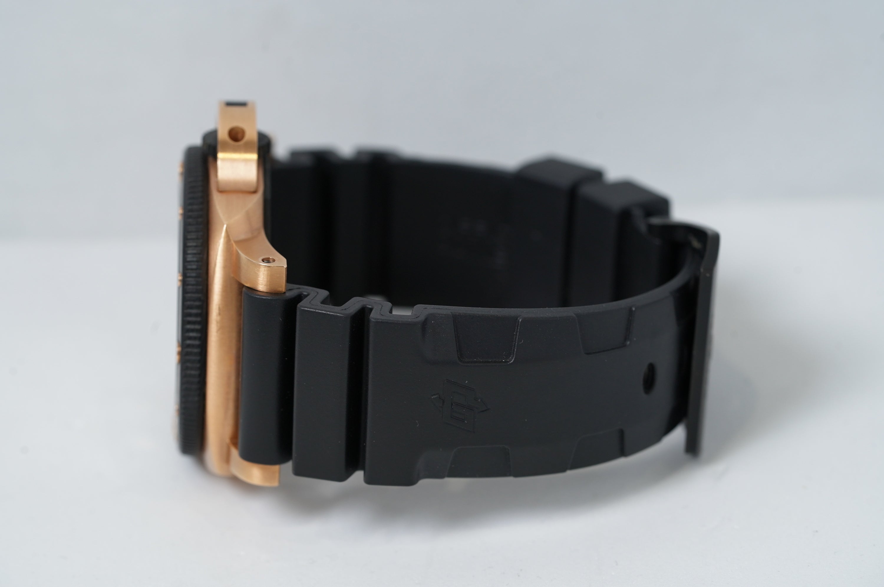 Panerai Submersible Goldtech (PAM02070)