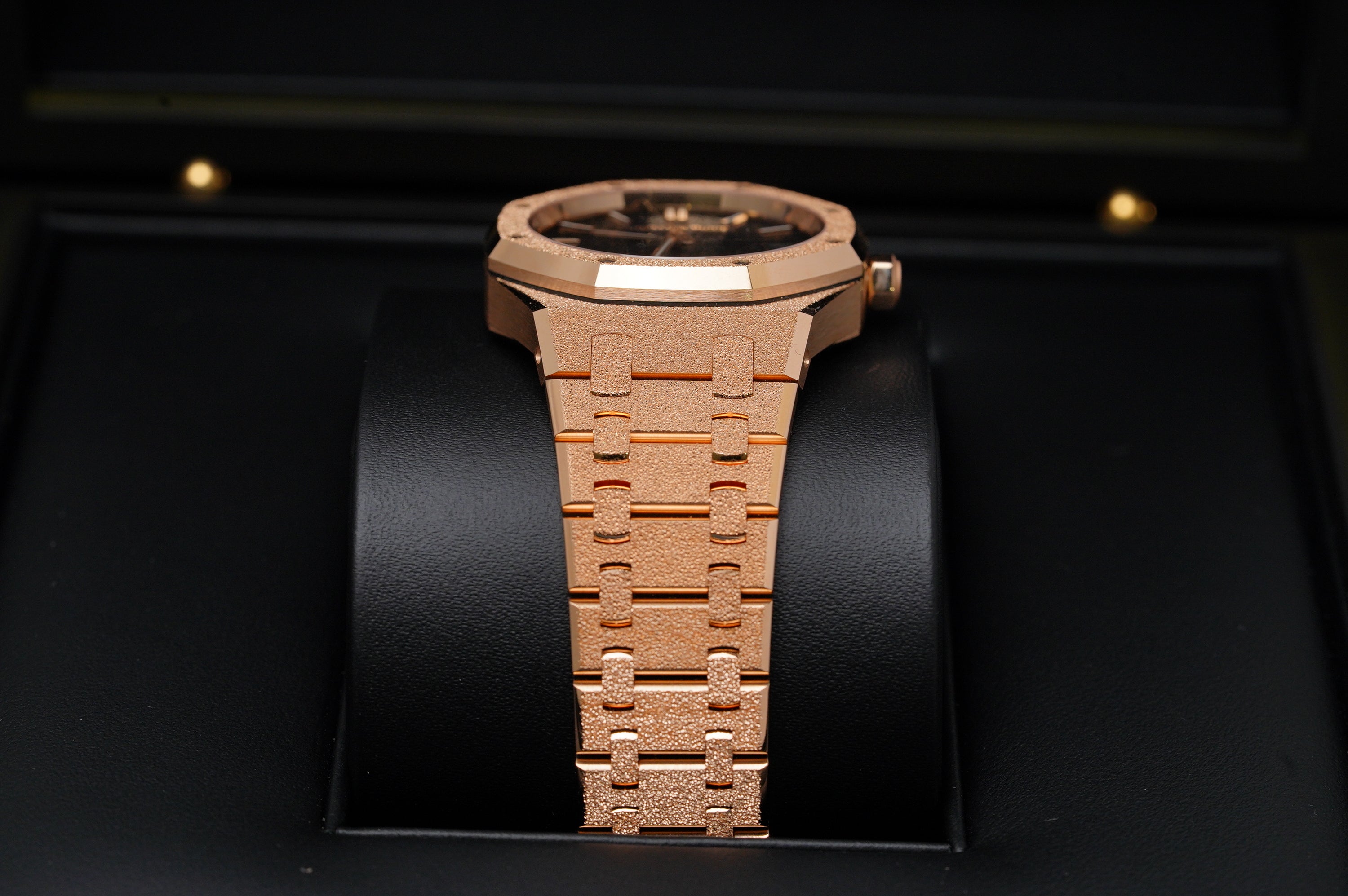 Audemars Piguet Royal Oak 34mm Limited Edition 40 (77450OR.GG.1361OR.02)