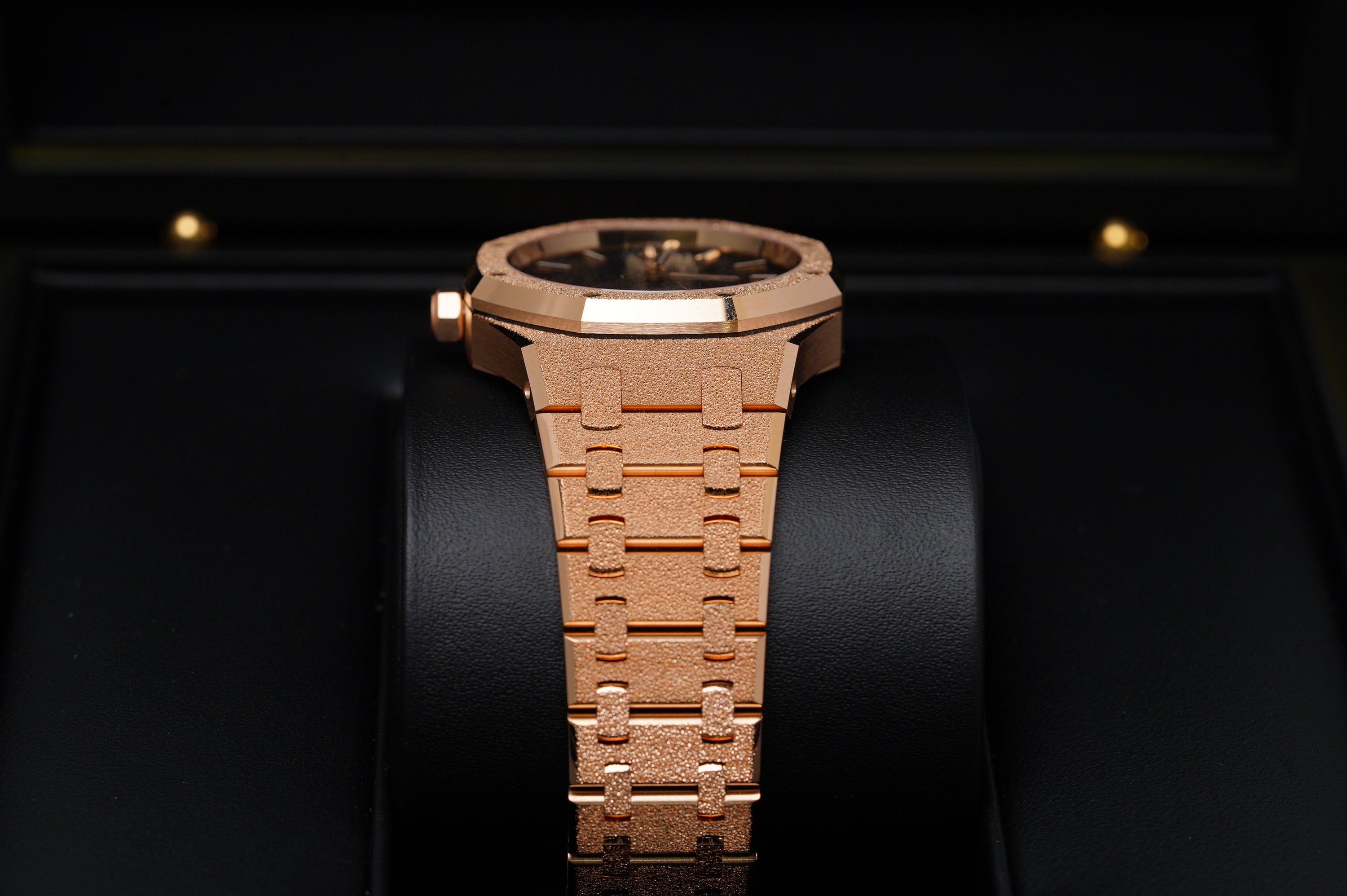 Audemars Piguet Royal Oak 34mm Limited Edition 40 (77450OR.GG.1361OR.02)