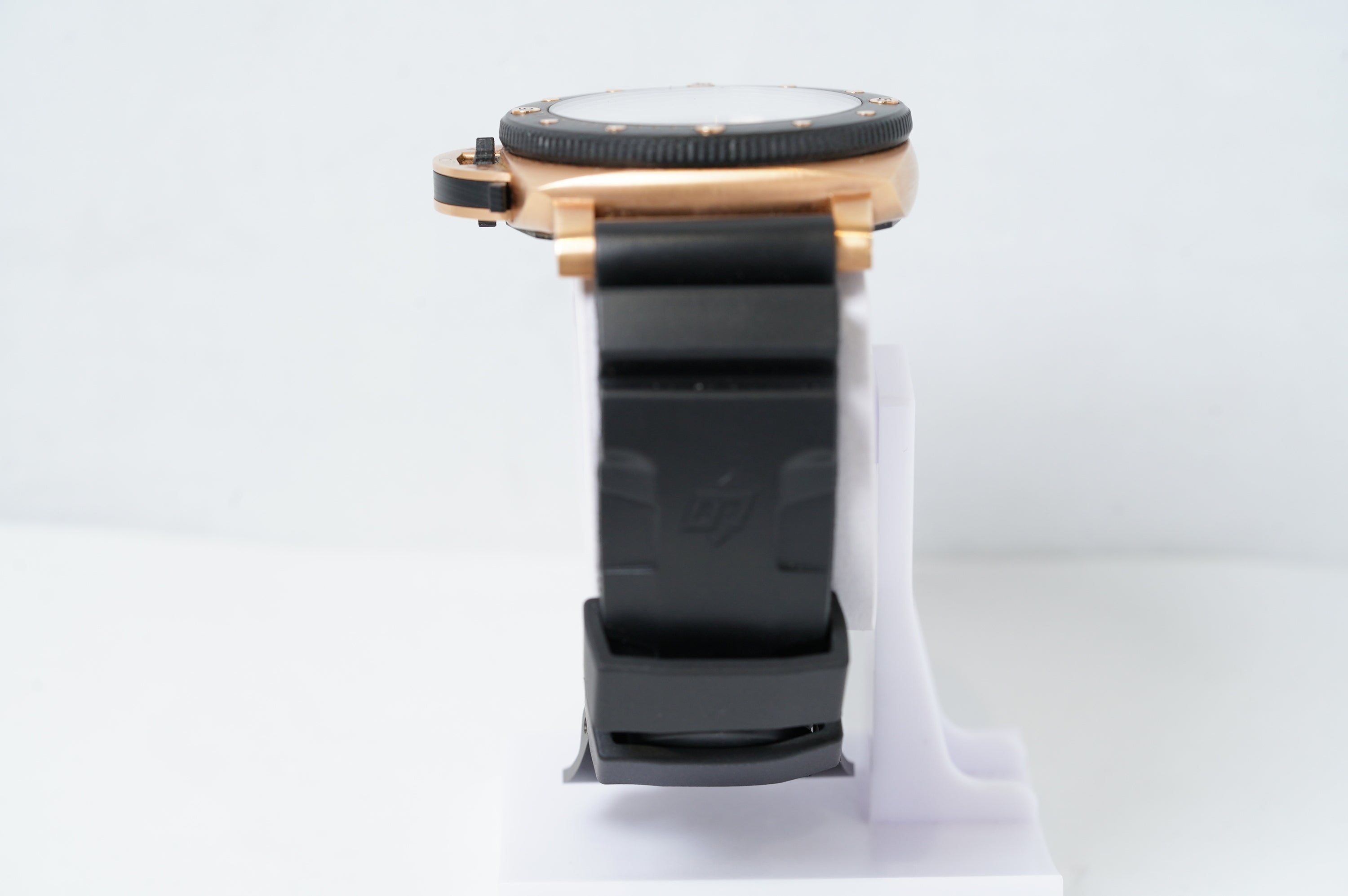Panerai Submersible Goldtech (PAM02070)