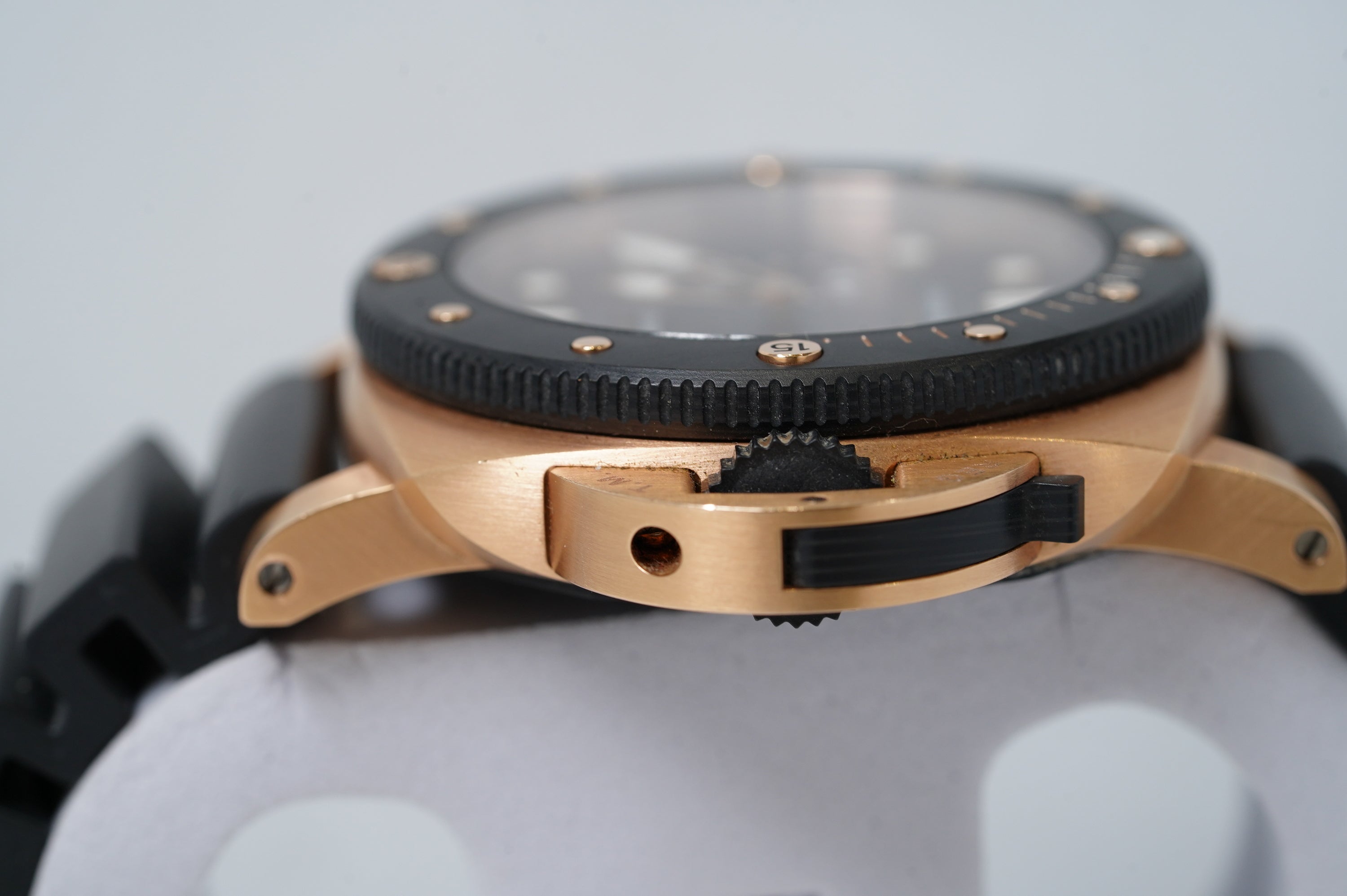 Panerai Submersible Goldtech (PAM02070)
