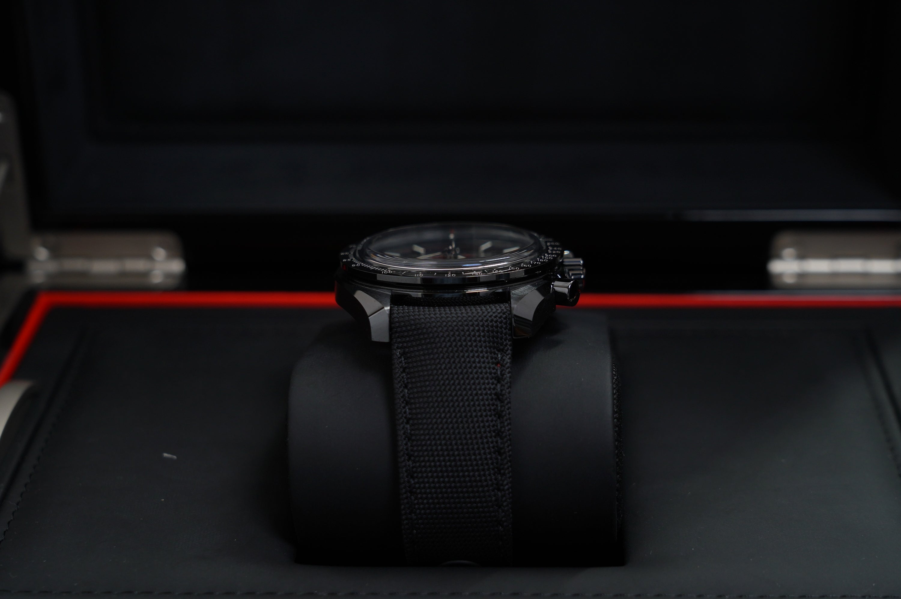 Omega Speedmaster Dark Side of the Moon Ceramic (311.92.44.51.01.007)