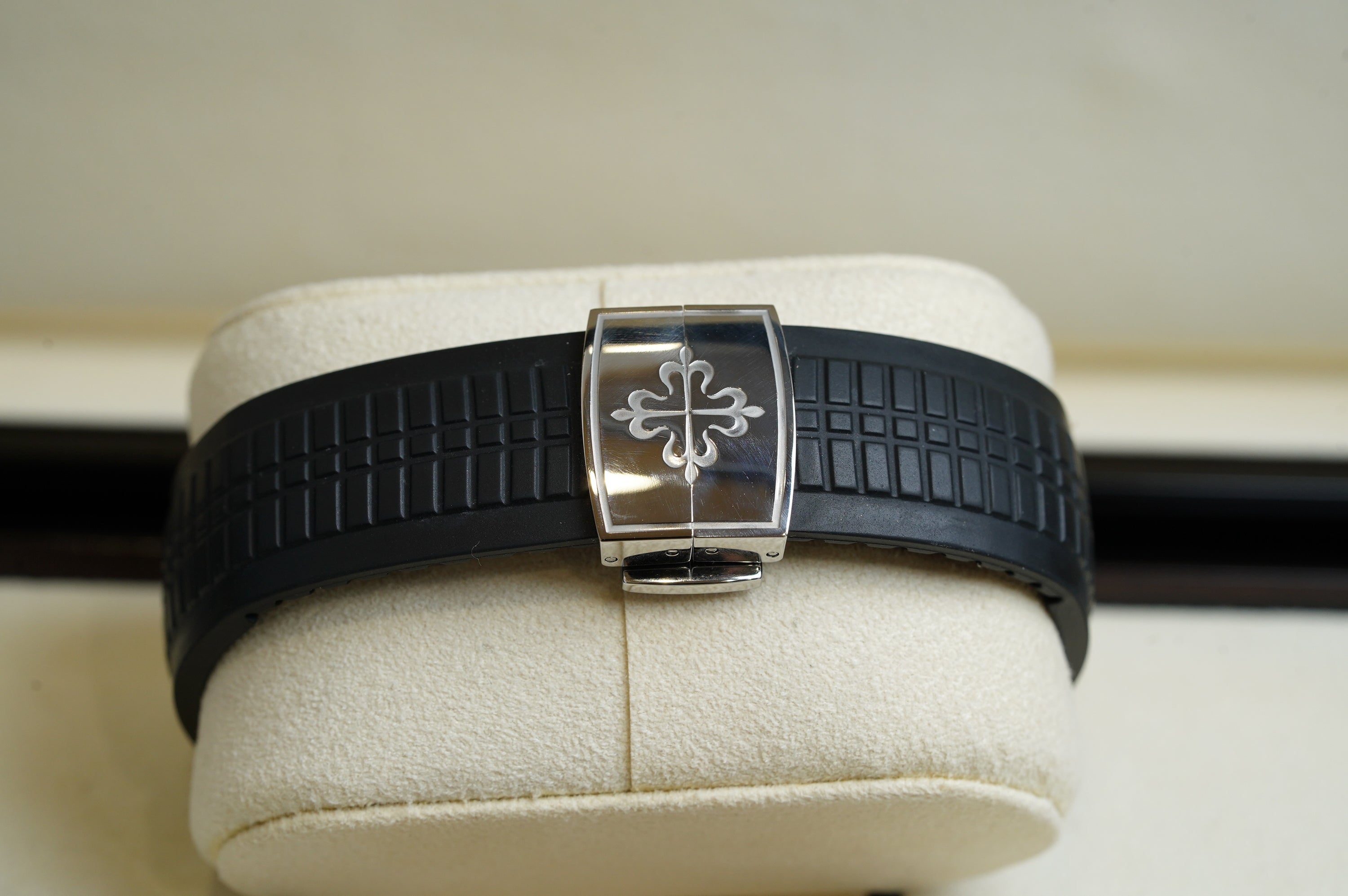 Patek Philippe Aquanaut (5164A-001)