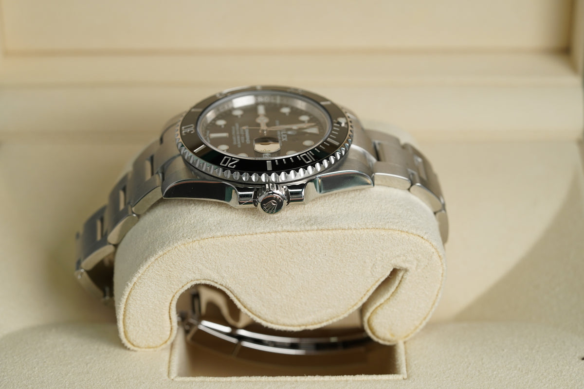 Rolex Submariner Date (116610LN)