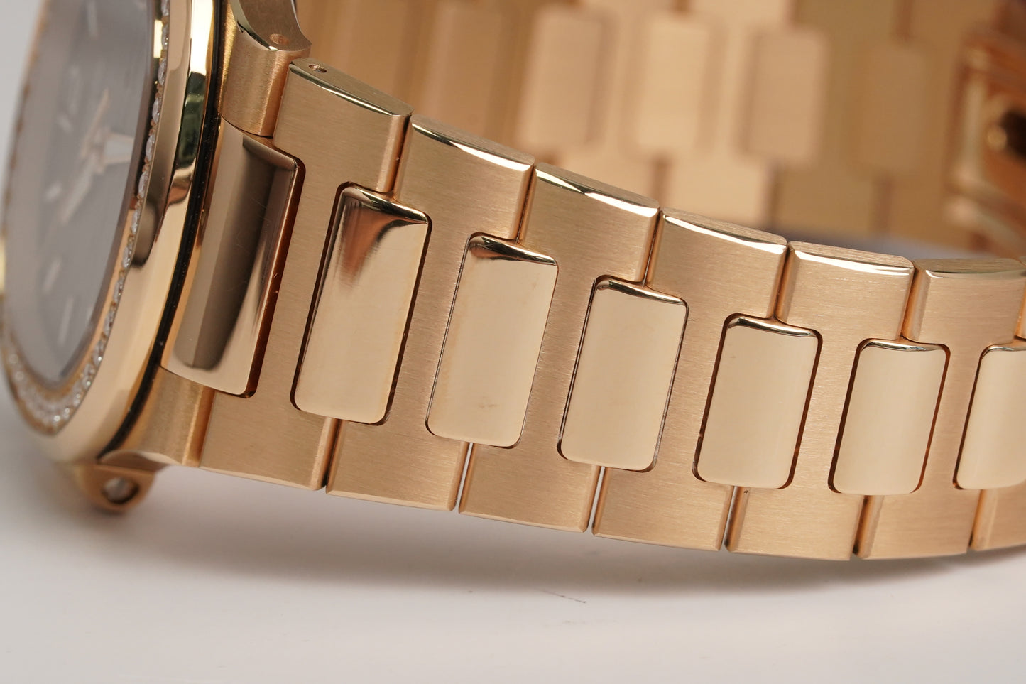 Patek Philippe Nautilus (7010/1R-012)