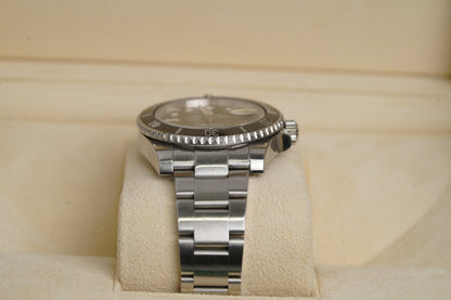 Rolex Submariner Date (116610LN)