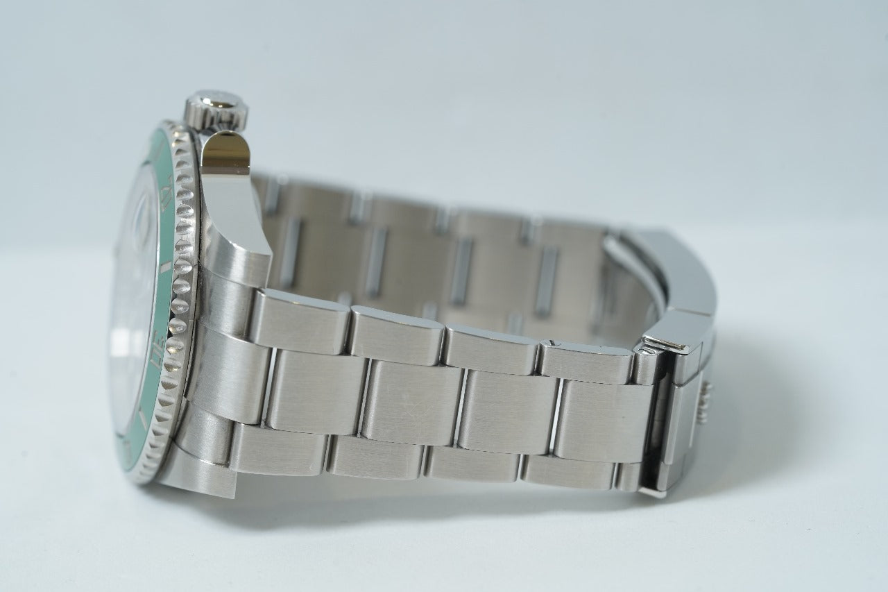 Rolex Submariner - Green Hulk (116610LV)